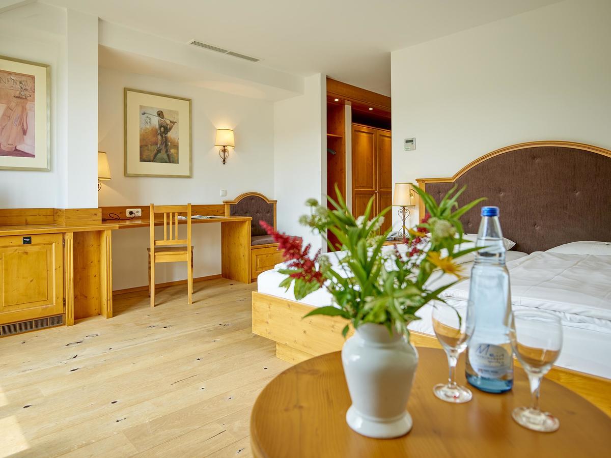 Hotel Gutshof Uttlau Haarbach Esterno foto